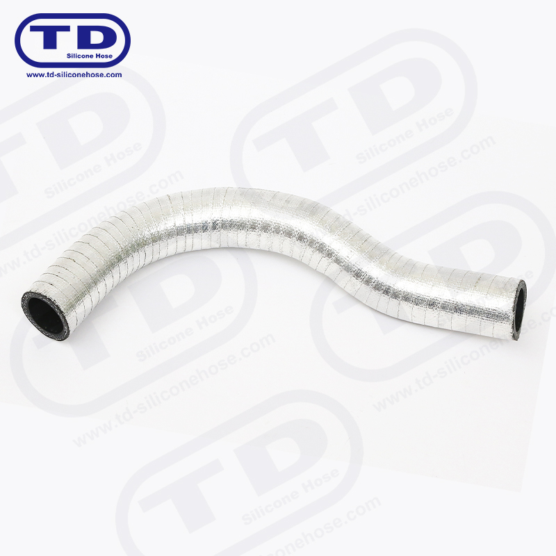Силиконовый шланг в алюминиевой оболочке